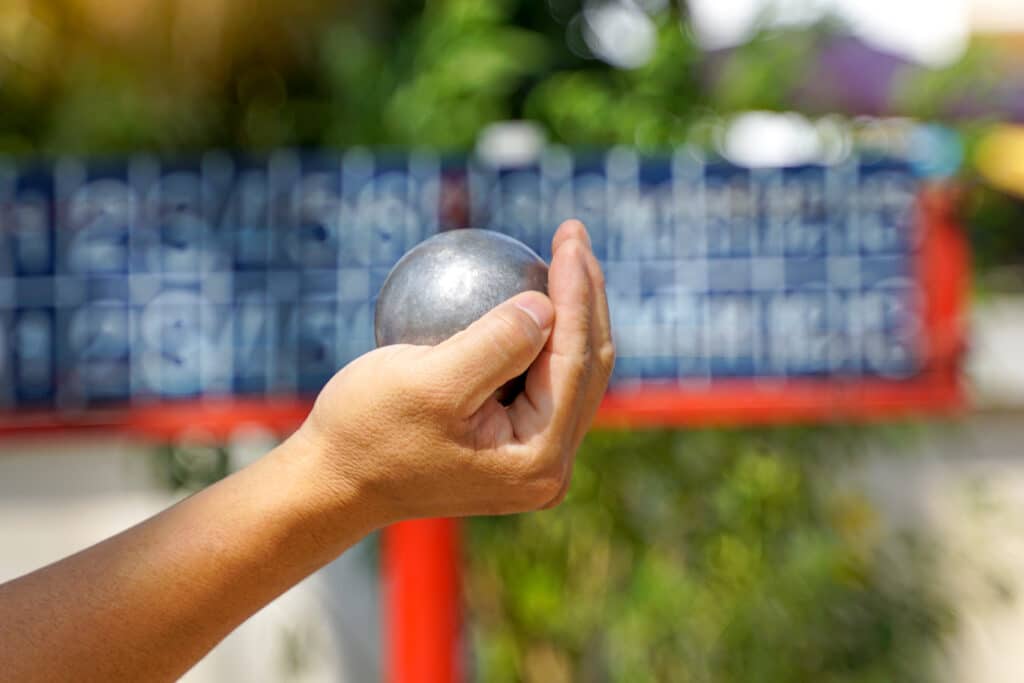 www.appr.com : How do you play cornhole?