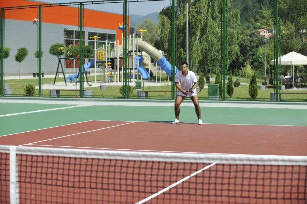 www.appr.com : What is the best material for the outdoor badminton court?