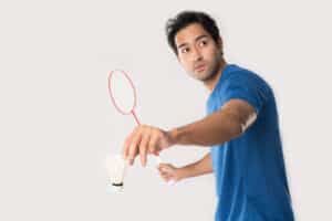www.appr.com : What is the best way to hold a badminton racket?